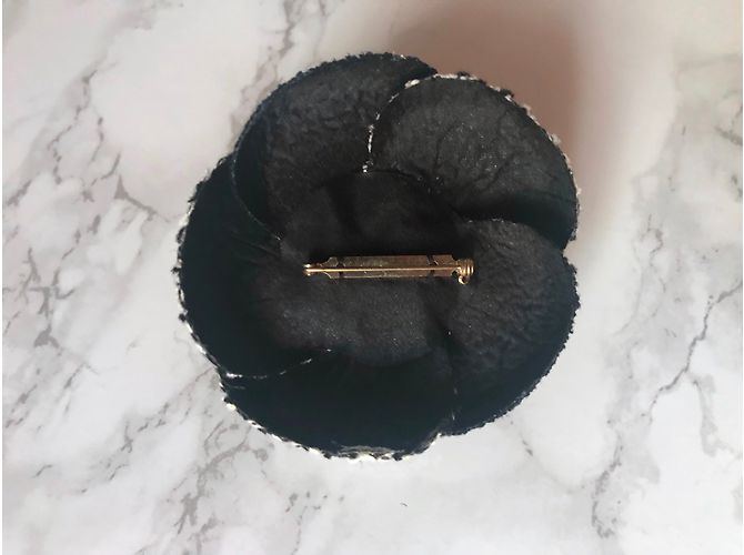 Chanel Pins & Broschen Schwarz Roh - Ansicht 6