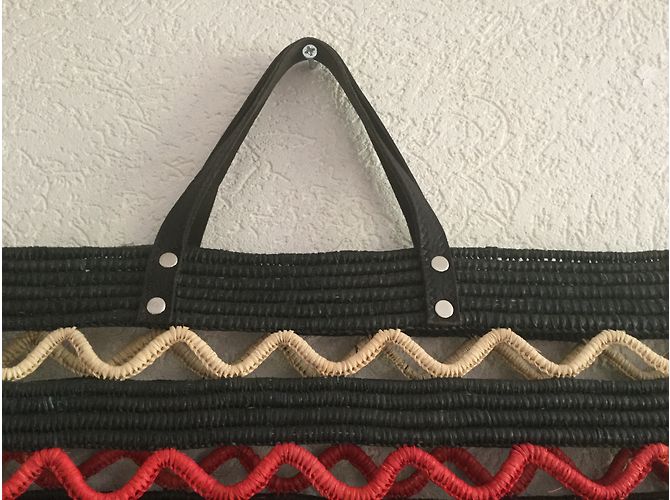 Autre Marque Stroh Tasche Schwarz Rot Beige mit schwarzen Lederriemen Mehrfarben - Ansicht 2