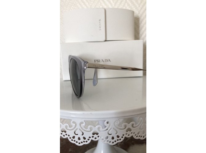 Prada Sonnenbrille Cat Eye Grau - Ansicht 2