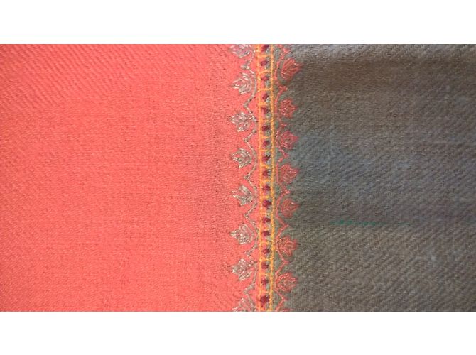 Autre Marque Pashmina in cashmere corallo e taupe - vista 3