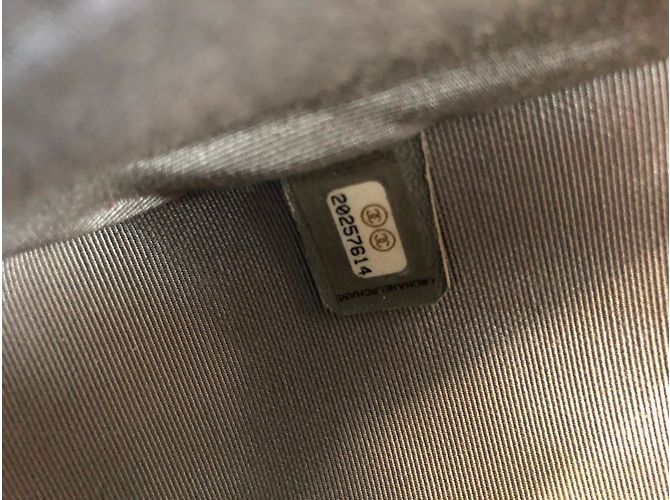 Borsa a tracolla Chanel Boy grigia New Medium Grigio - vista 12