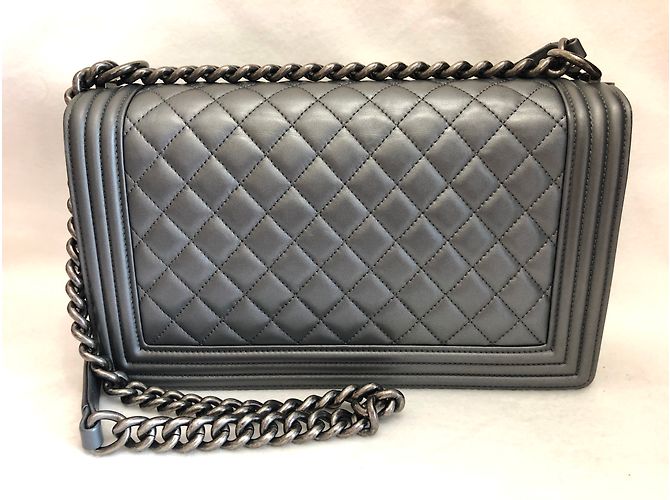Borsa a tracolla Chanel Boy grigia New Medium Grigio - vista 3