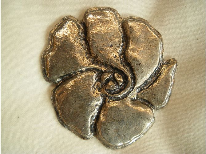 Cacharel Pins & Broschen - Ansicht 3