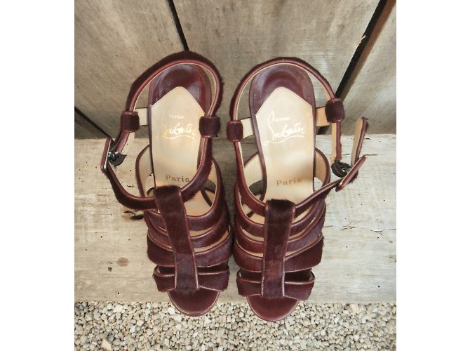 Sandali Christian Louboutin rosso scuro velluto e pelle di vitello 38 Bordò - vista 11