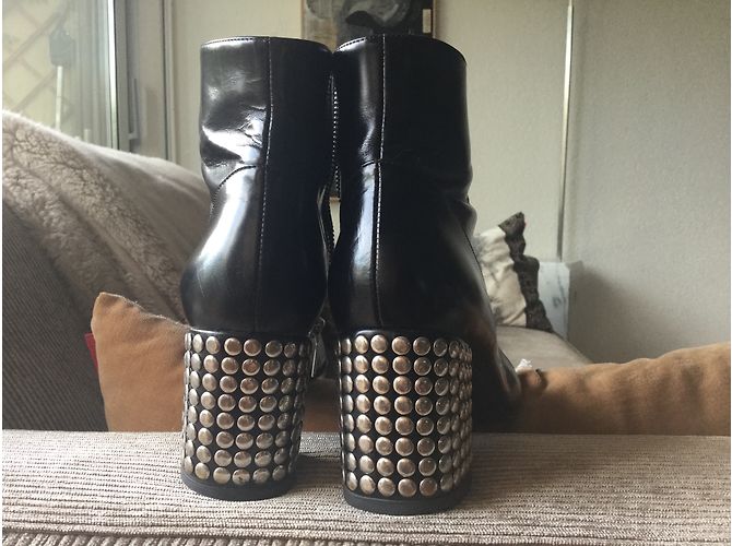 Stivaletti Saint Laurent in pelle nera con borchie argento Nero - vista 3