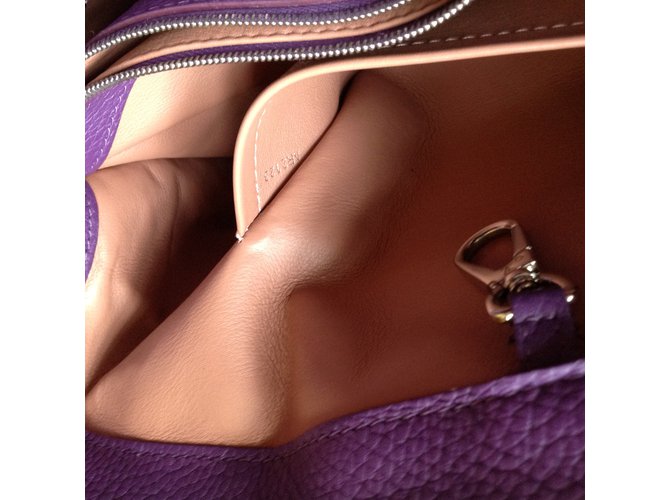 Capucines Louis Vuitton nasturzio Porpora - vista 10