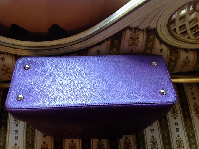 Capucines Louis Vuitton nasturzio Porpora - vista 4