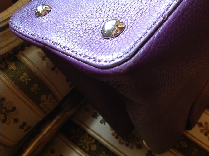 Capucines Louis Vuitton nasturzio Porpora - vista 6