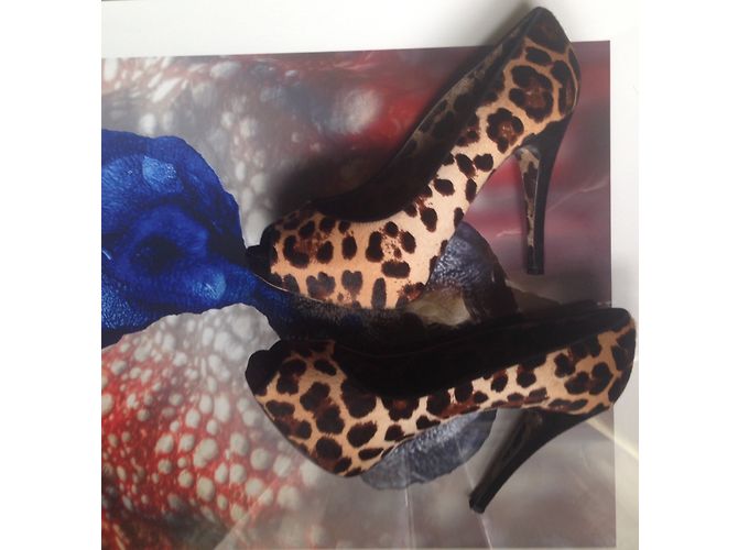 Décolleté Dolce & Gabbana Leo + Camoscio Pelle Beige Nero Multicolore - vista 2