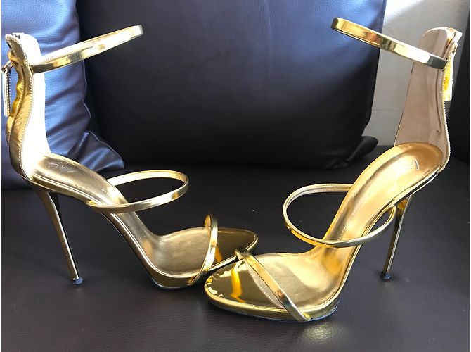 Sandali Giuseppe Zanotti in pelle dorata D'oro - vista 4
