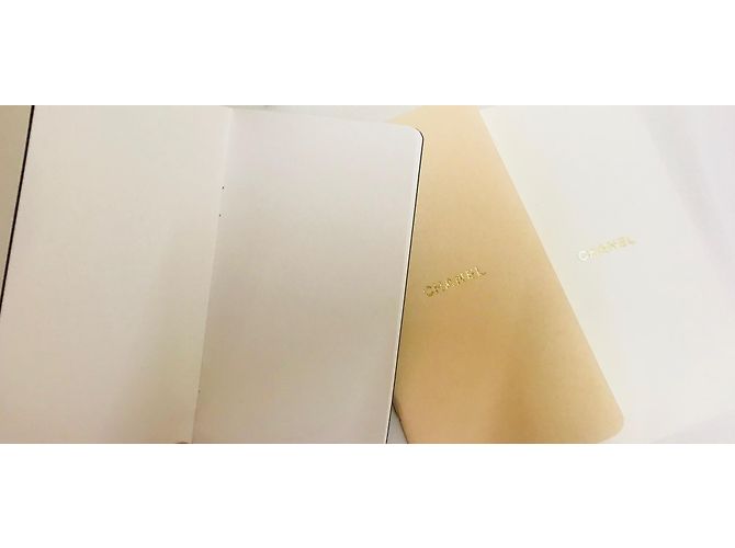 Chanel Set aus 3 Notizbüchern Schwarz Beige Weiß - Ansicht 3