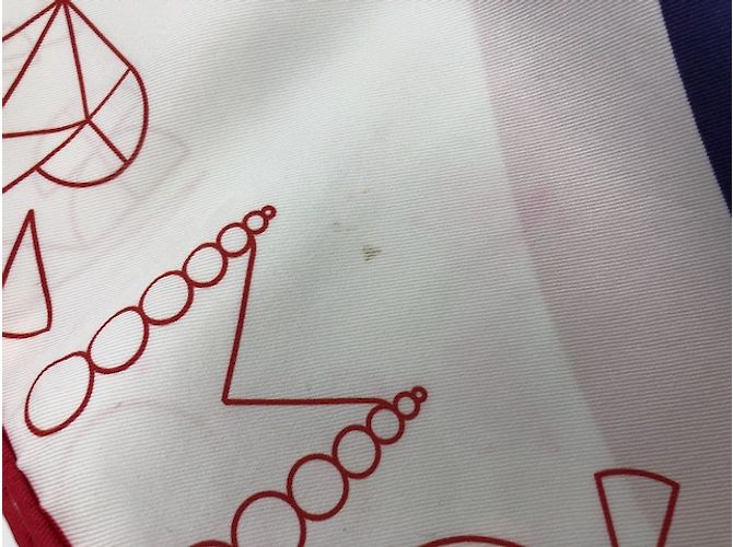 Hermès Seidentuch Beige und Rot 70cm - Ansicht 10