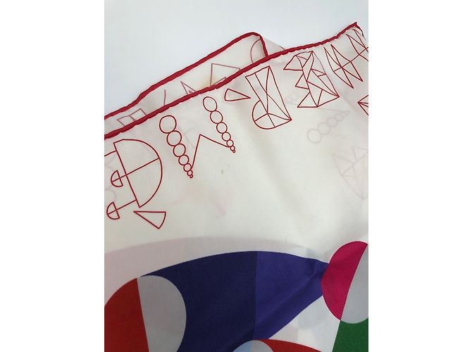 Hermès Seidentuch Beige und Rot 70cm - Ansicht 7