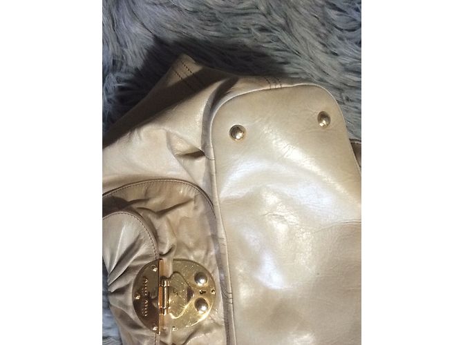 Borsa a mano Miu Miu in pelle beige - vista 4