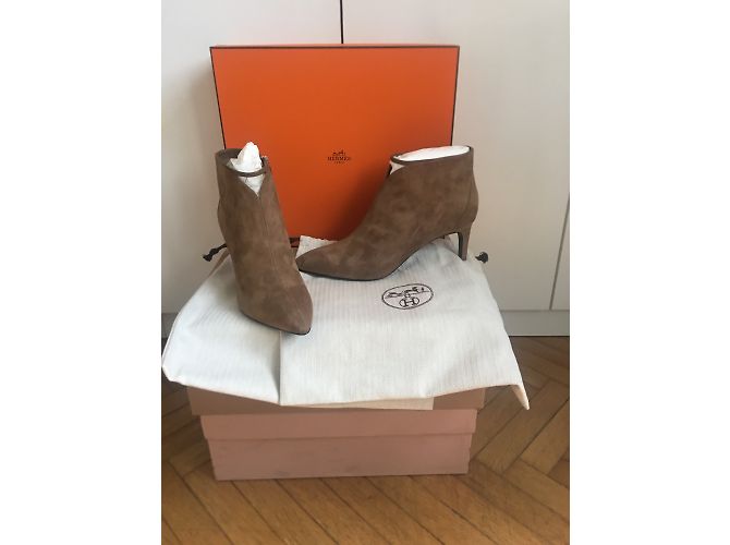 Botines Hermès Please Low Ante Caramelo 35 - vista 2