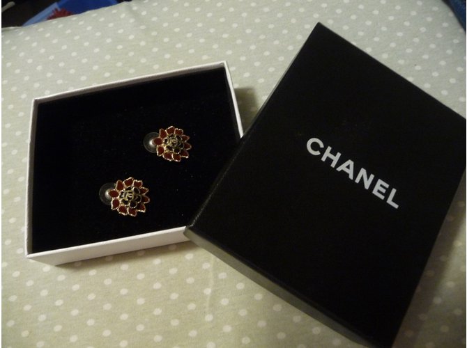 Orecchini Chanel Borgogna Oro e Nero Acciaio Bordò - vista 5