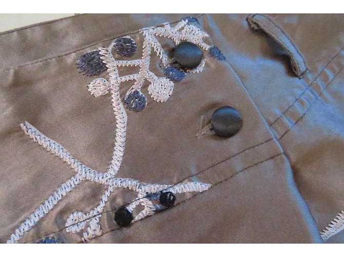 Falda de seda Essentiel Antwerp con bordado floral castaña - vista 3