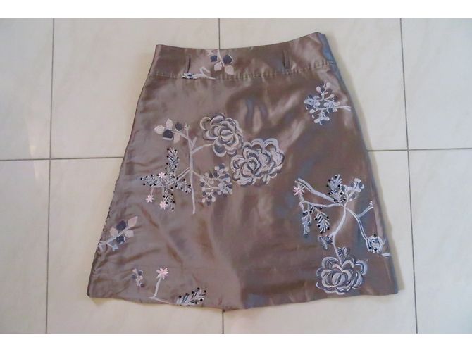 Falda de seda Essentiel Antwerp con bordado floral castaña - vista 4