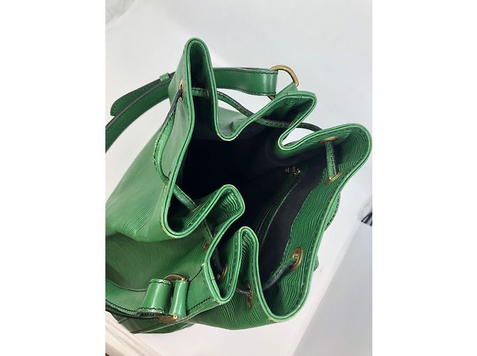 Noe Louis Vuitton Noé epi Verde - vista 10