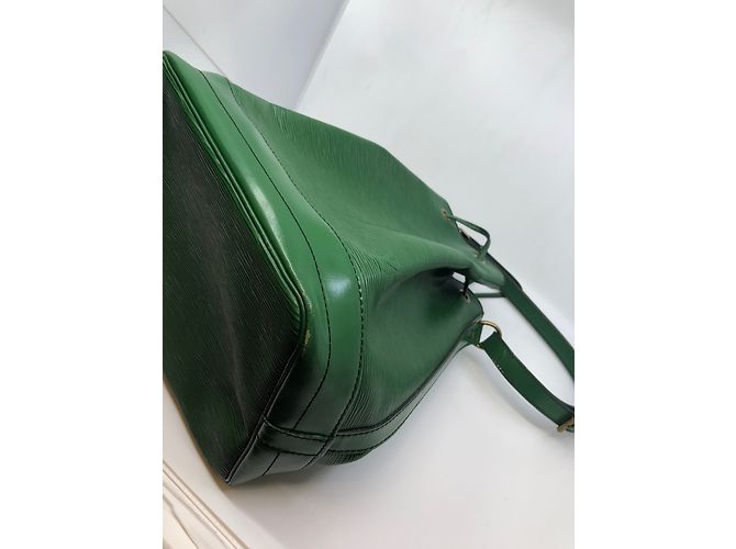 Noe Louis Vuitton Noé epi Verde - vista 12