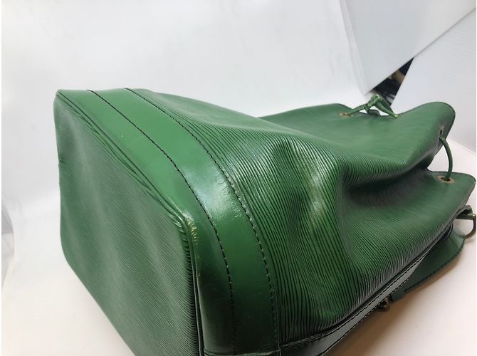 Noe Louis Vuitton Noé epi Verde - vista 13