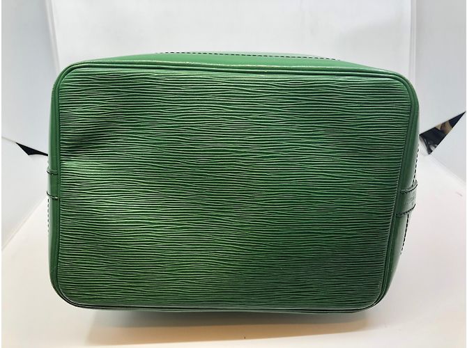 Noe Louis Vuitton Noé epi Verde - vista 15