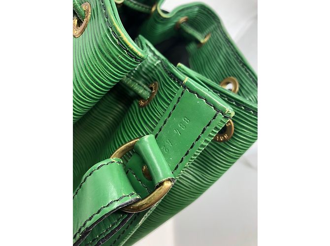 Noe Louis Vuitton Noé epi Verde - vista 16