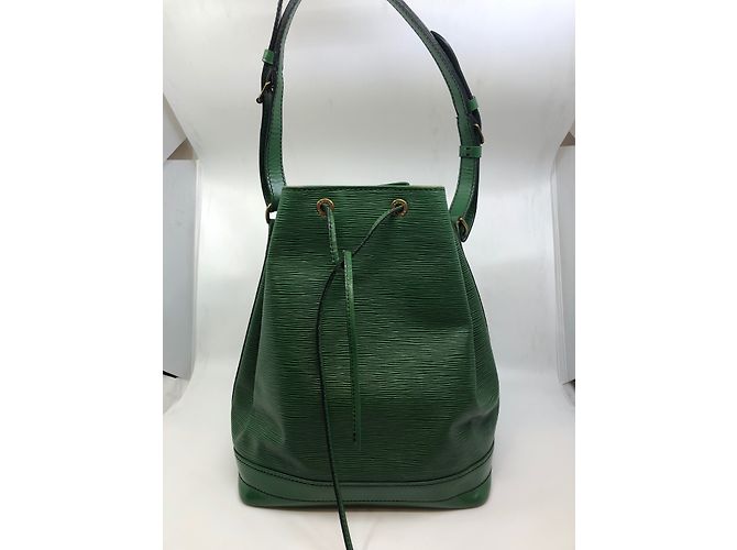 Noe Louis Vuitton Noé epi Verde - vista 4