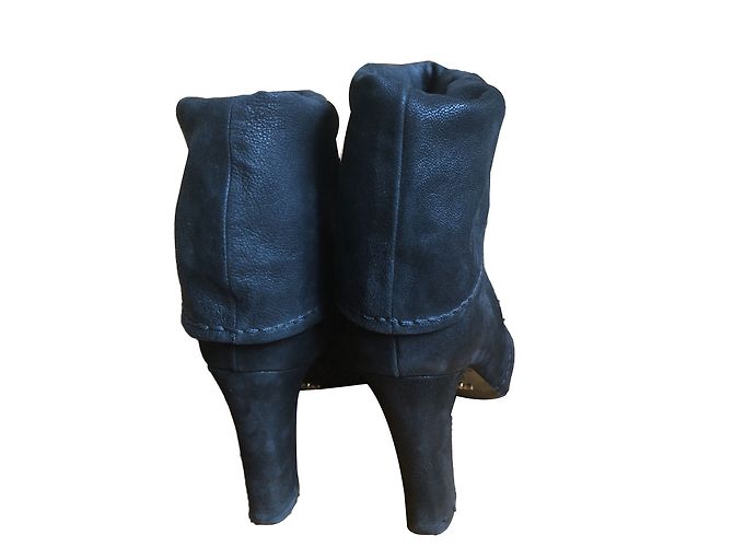 Botines Prada de nubuck negro - vista 2