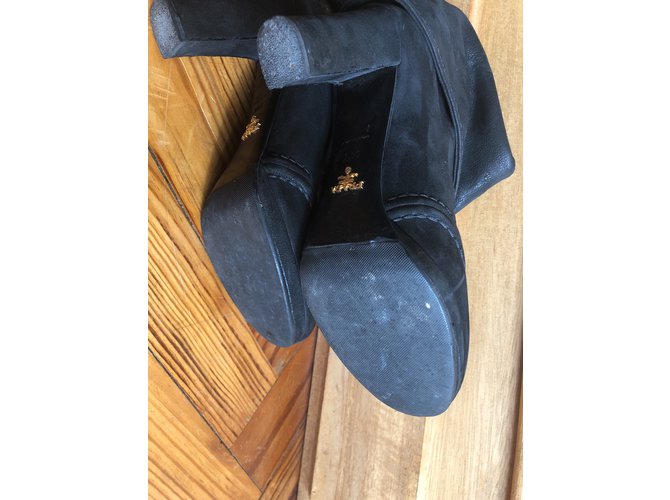 Botines Prada de nubuck negro - vista 5