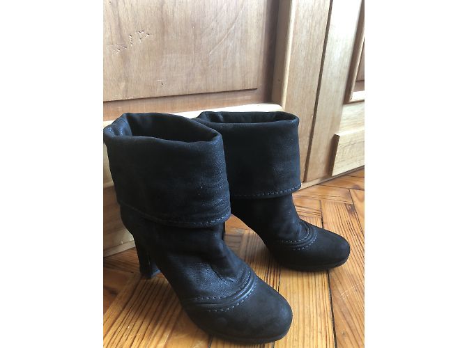 Botines Prada de nubuck negro - vista 6