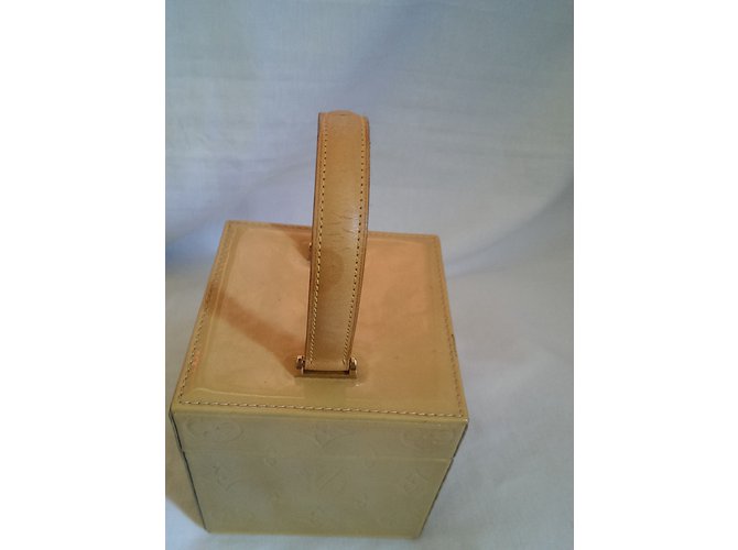 Louis Vuitton Bleecker Beige - vista 10