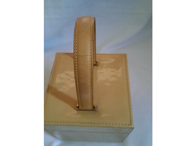 Louis Vuitton Bleecker Beige - vista 11
