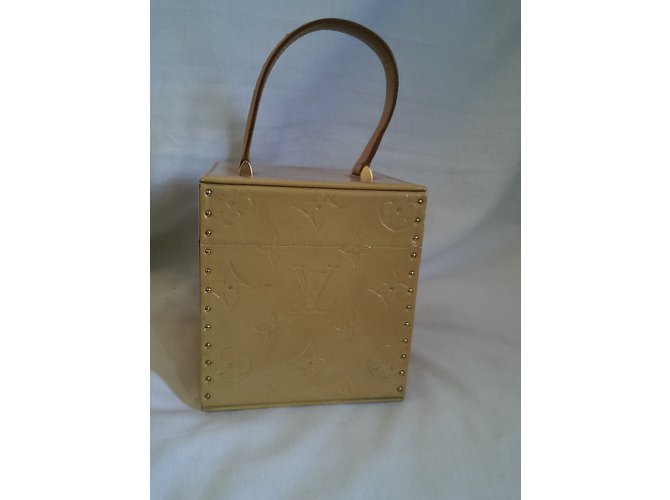 Louis Vuitton Bleecker Beige - vista 12