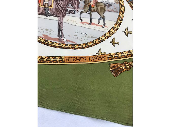 Hermès 100% Seidentuch "LA CHASSE A TIR" Braun Beige Golden Grün - Ansicht 4