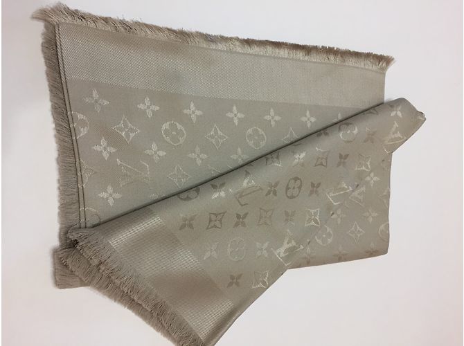 Louis Vuitton xaile Bege - vista 3