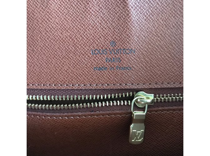 Saint-Cloud Louis Vuitton Tracolla Saint Cloud GM Marrone - vista 14