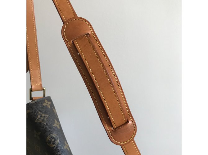 Saint-Cloud Louis Vuitton Tracolla Saint Cloud GM Marrone - vista 8
