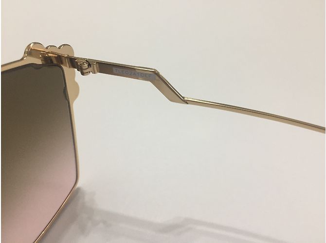 Occhiali da sole Fendi pentagonali rosa e oro - vista 3