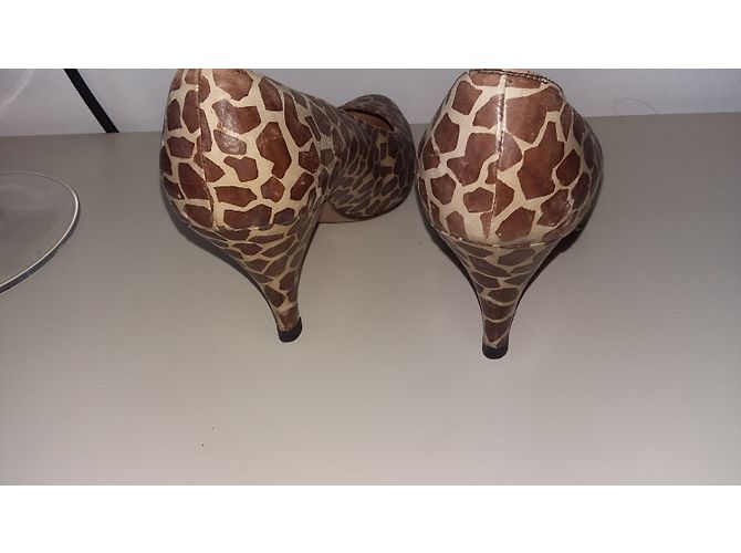 Autre Marque j3 Pumps aus Leder mit Giraffenmuster - Ansicht 3