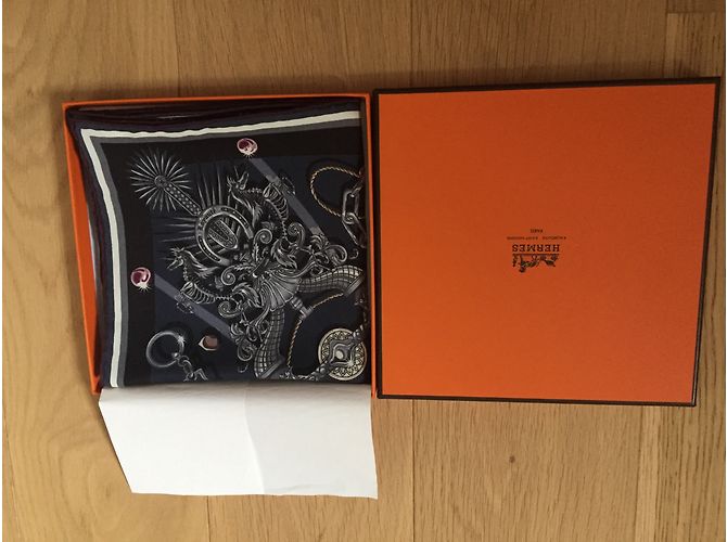 Hermès Square Navy blue - view 6