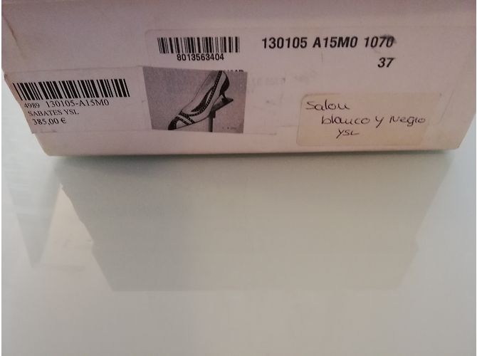 Yves Saint Laurent Pumps Lackleder Eggshell Aus weiß - Ansicht 3