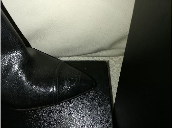 Botas Chanel de cuero negro talla 36 - vista 2