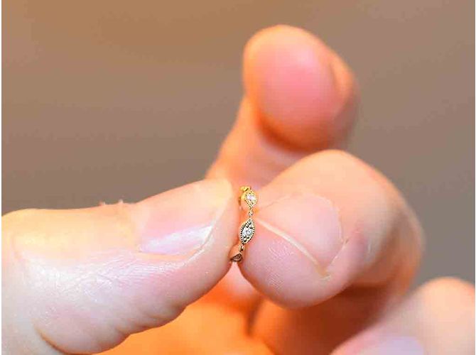 Autre Marque Orecchino a cerchio Yasmine Mini D'oro - vista 5
