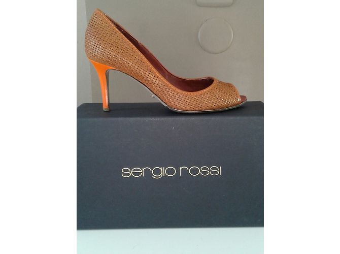 Sergio Rossi Leder Pumps Beige Größe 39 - Ansicht 2