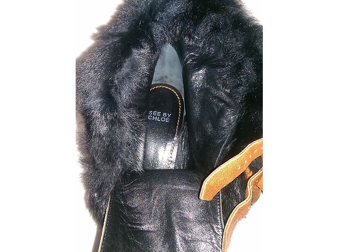 Botines See by Chloé de piel camel y pelaje negro - vista 8
