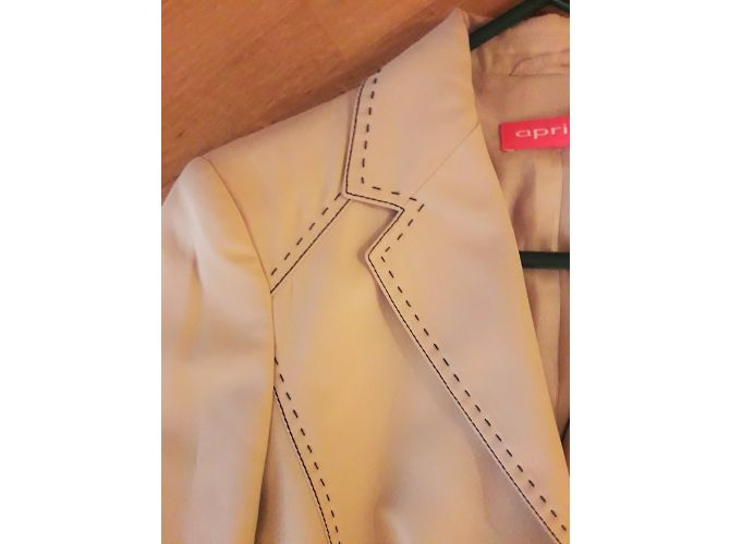 Autre Marque Chaqueta de algodón beige con costuras negras - vista 6