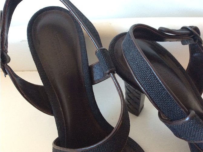 Sandali Bottega Veneta Intrecciato Pelle e Lino Nero Marrone Marrone scuro - vista 4