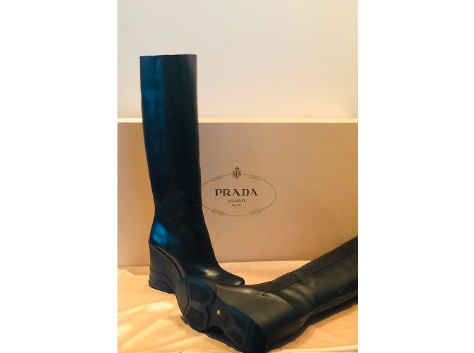 Botas Prada de cuero negro 39.5 IT - vista 2