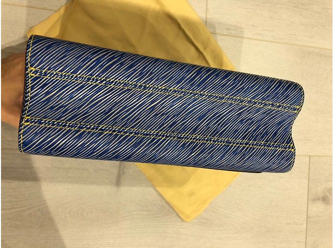 Louis Vuitton Twist GM Denim Light Epi Leder Blau - Ansicht 11